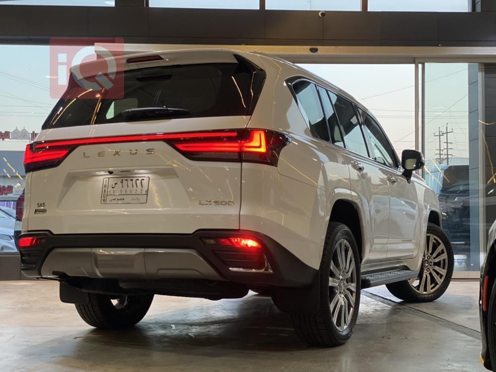 Lexus LX